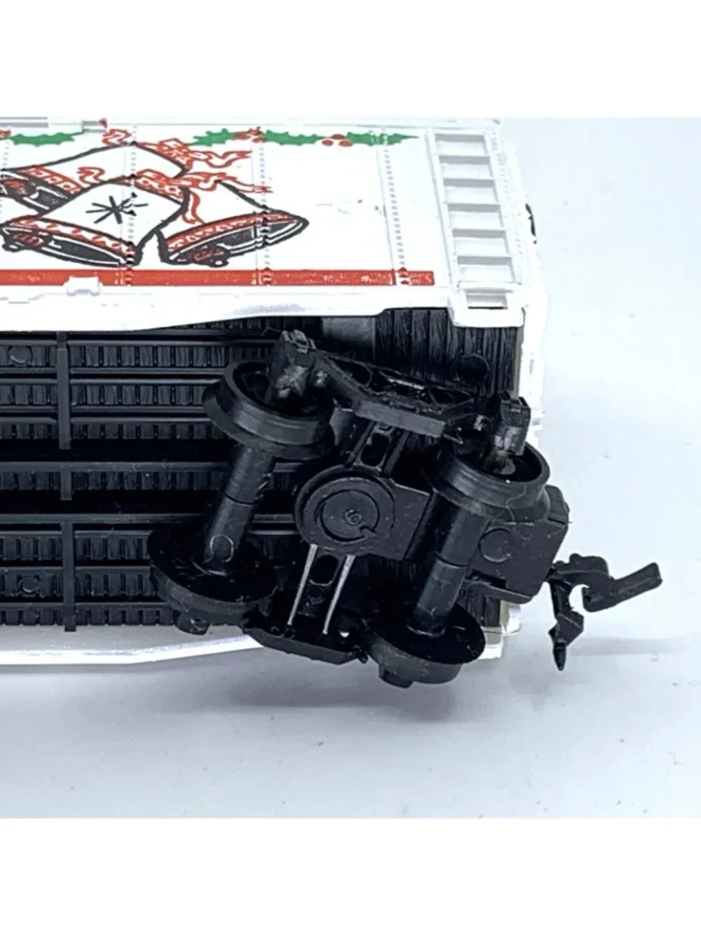 AHM 5582-10 HO Scale Christmas 1979 Seasons Greetings 50' Plug Door Boxcar Vtg